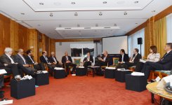Prezident İlham Əliyev Dünya İqtisadi Forumunun "Neft və qaz idarəçilərinin toplantısı" mövzusunda sessiyasında iştirak edib (FOTO)