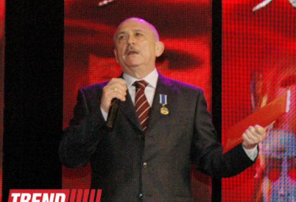 Putin Azərbaycan Dövlət Rus Dram Teatrının baş rejissorunu medalla təltif etdi
