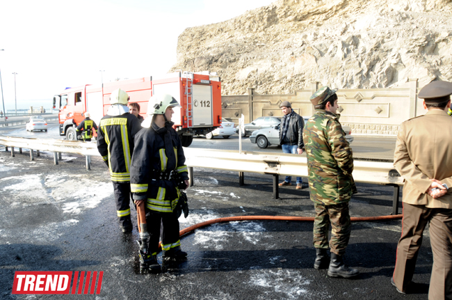 Bakıda yanacaq daşıyan yük maşını partlayıb, sürücü ölüb (ƏLAVƏ OLUNUB-3) (FOTO)