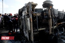 Bakıda yanacaq daşıyan yük maşını partlayıb, sürücü ölüb (ƏLAVƏ OLUNUB-3) (FOTO)