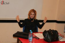 Модельер-стилист Гюльнара Халилова провела семинар для молодежи (фото)