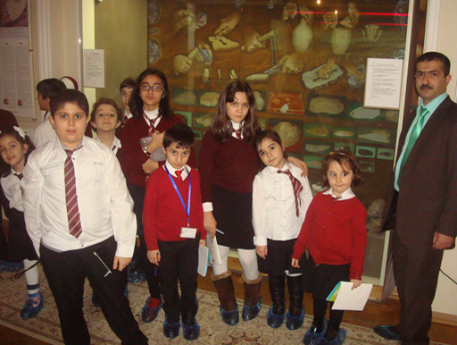 Бакинские школьники принимают участие в конкурсе "Музей истории глазами детей" (фотосессия)