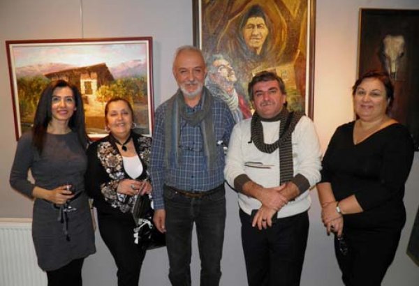 В Турции проходит выставка азербайджанского художника Наваи Метина Мамедоглу (фотосессия)
