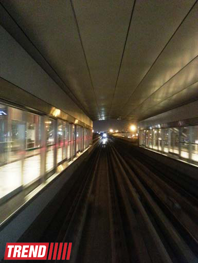 Путешествие по Дубаю: уникальное метро без машинистов и спецвагоны - глазами азербайджанца (фотосессия)