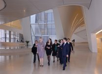 Первая леди Республики Сербия посетила Центр Гейдара Алиева (ФОТО)