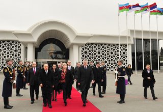 Serbiya Prezidenti Tomislav Nikoliçin Azərbaycana səfəri başa çatdı