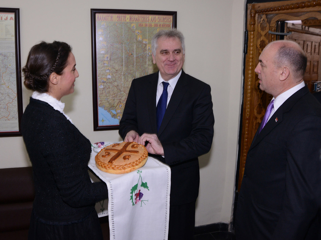 President Tomislav Nikolic visits Serbian Embassy in Azerbaijan (PHOTO)