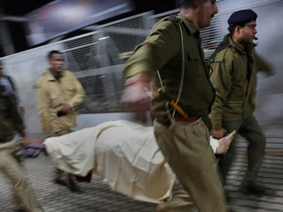 Более 20 человек погибли в давке на железнодорожной станции на севере Индии