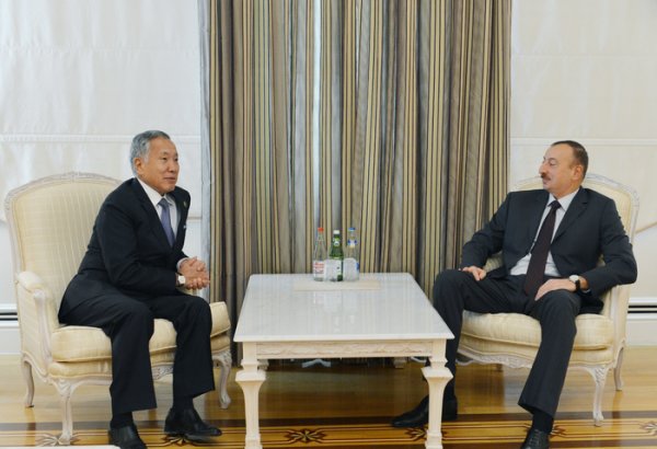 Azerbaijani President receives outgoing Kazakh ambassador