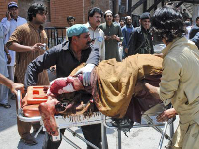 Семь человек погибли во время взрыва гранаты на митинге в Пакистане