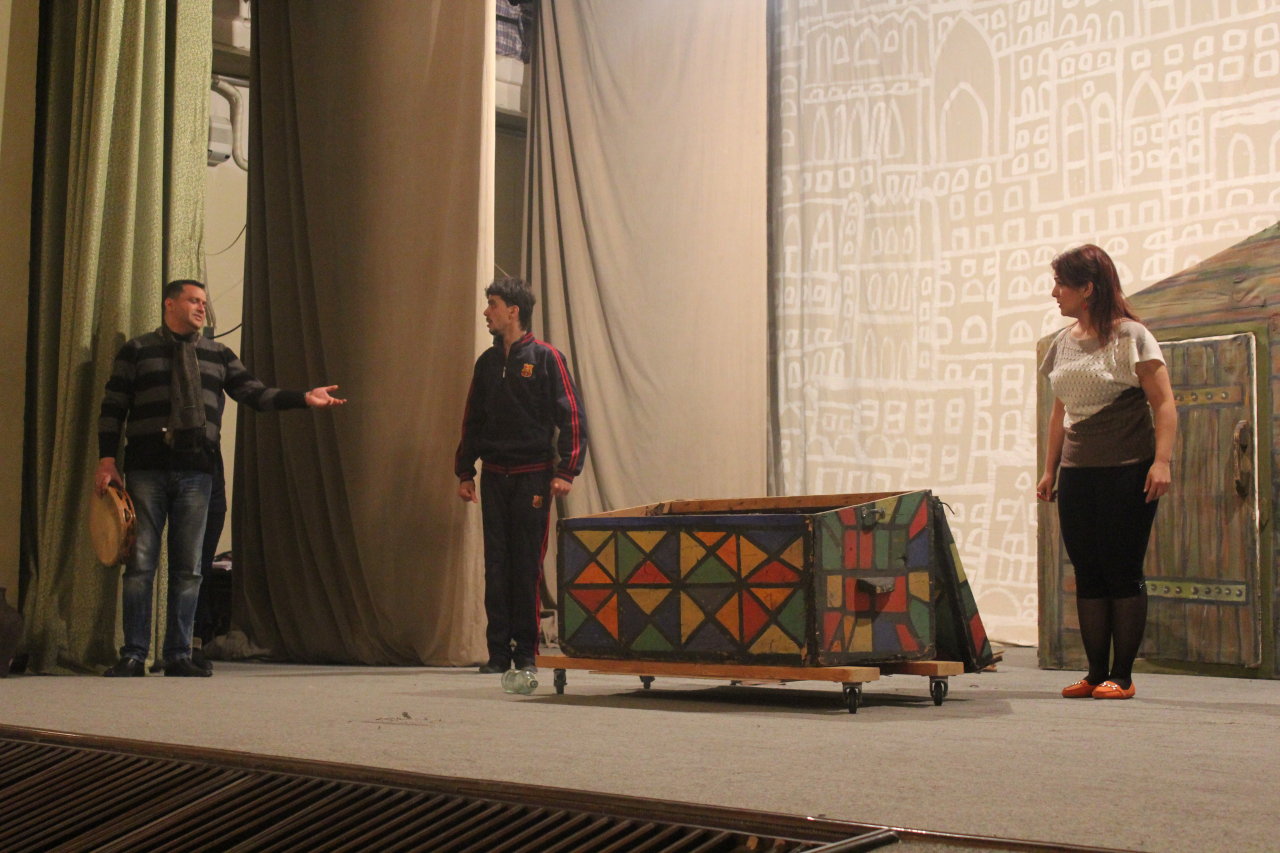 В Баку состоится премьера спектакля "Кто виноват?" - дебют Ирады Гёзаловой в ТЮЗе (фото)