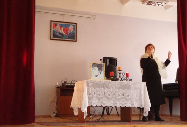 В Баку прошел вечер, посвященный творчеству Анны Ахматовой (фото)