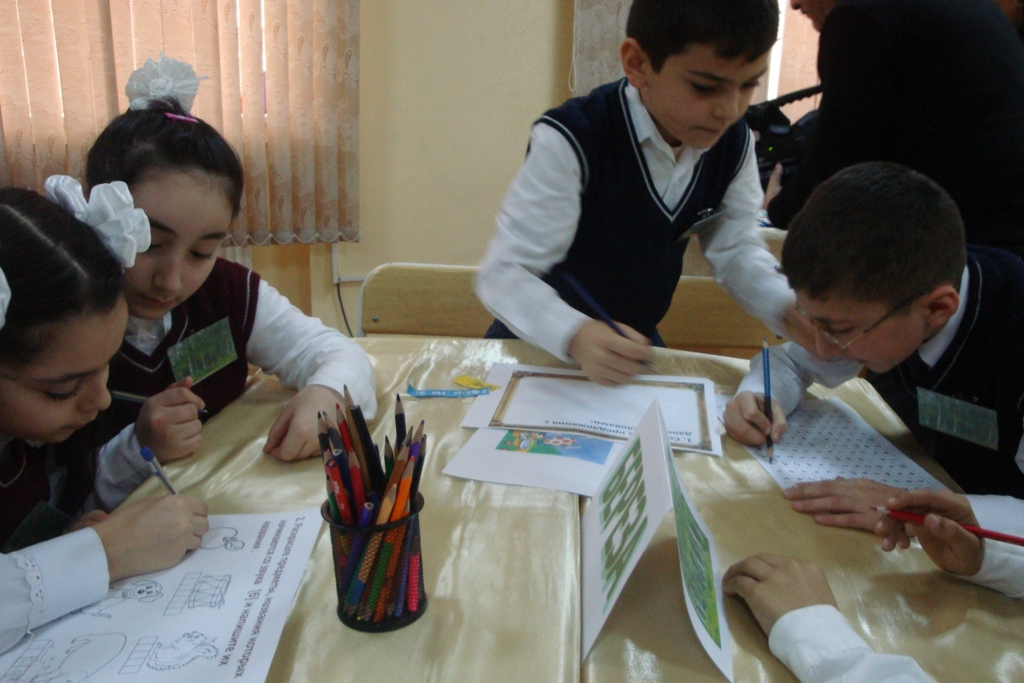 В Баку прошел открытый урок, посвященный Международному дню родного языка (фото)