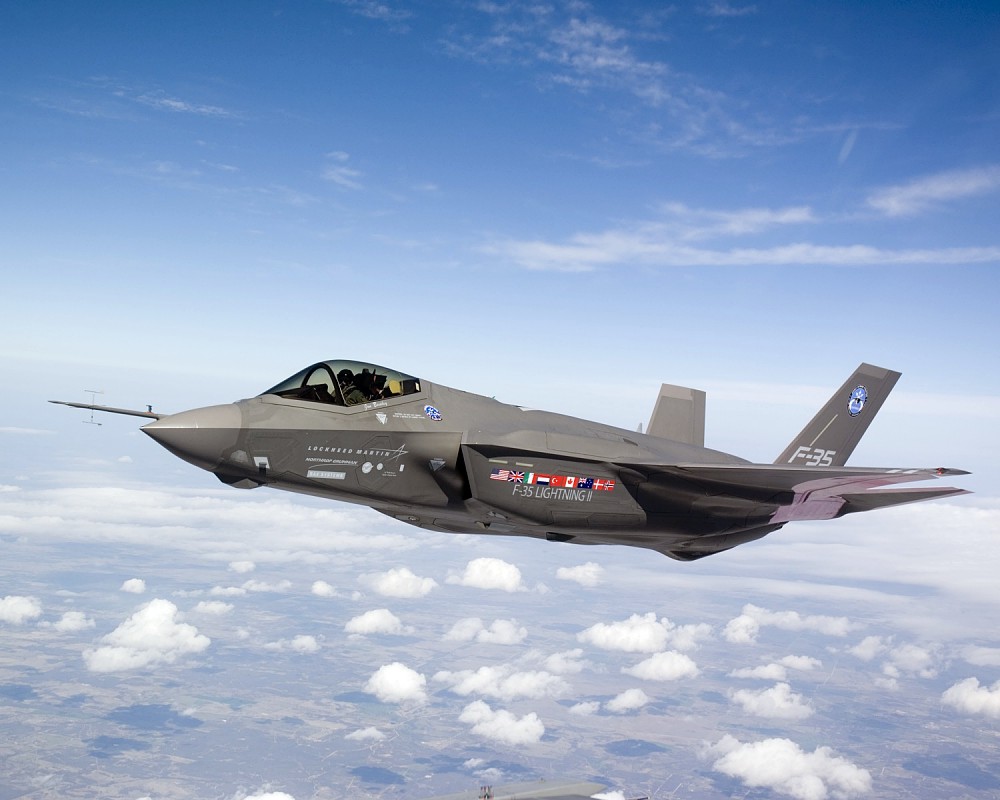 США приостановили полеты нового истребителя F-35 из-за обнаруженной неисправности