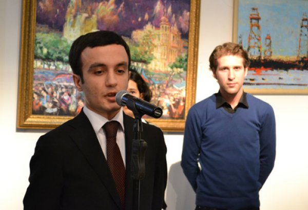 В Баку открылась выставка работ художника Джейхуна Хамзаева(фото)