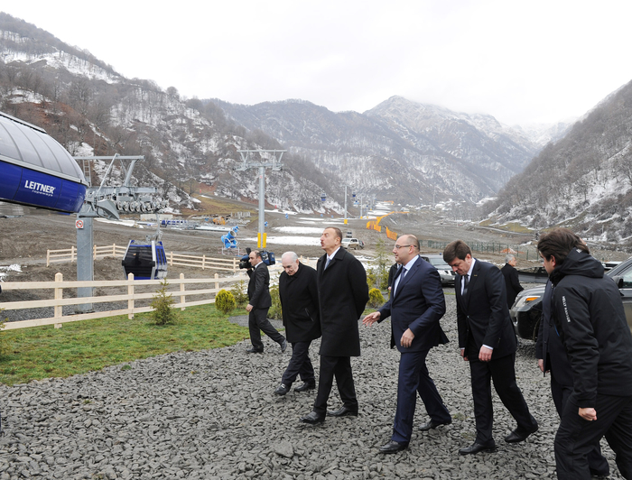 İlham Əliyev Qəbələ "Tufan" Dağ-Xizək Yay-Qış İstirahət Kompleksinin tikintisi ilə tanış olub (FOTO)