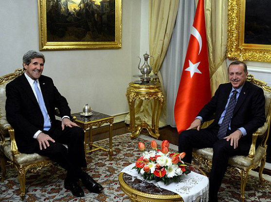 Türkiyənin baş naziri ABŞ-ın dövlət katibi ilə görüşüb