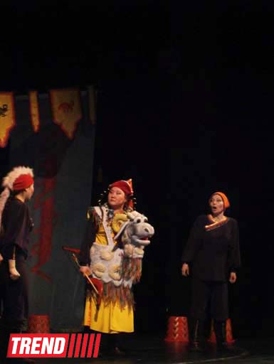 "Сказка белого месяца" калмыцкого театра - первый день весны в азербайджанском ТЮЗе (фото)