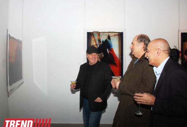 В Баку в галерее YAY состоялось открытие выставки Санана Алескерова "Прозрачность простоты" (фото)