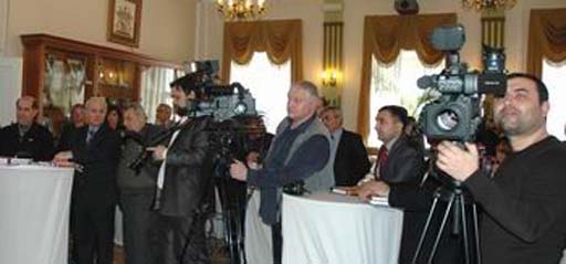 Moskvada tanınmış Azərbaycan yazıçısı Yunus Oğuzun “Əmir Teymur dünyanın hakimi” kitabının təqdimatı olub (FOTO)