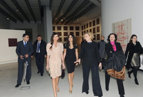 Azerbaijan's First Lady attends ‘Fly to Baku: Contemporary Art of Azerbaijan’ exhibition in Rome (PHOTO)