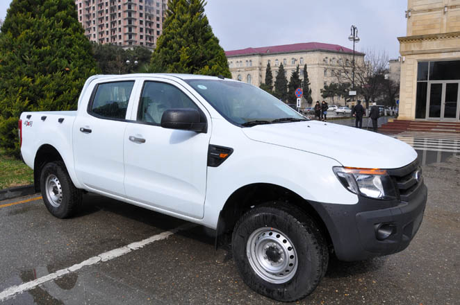 “Ford Ranger” markalı xüsusi nəqliyyat vasitəsi Dövlət Gömrük Komitəsinə təqdim olunub (FOTO)