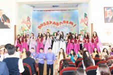 В Баку состоялся концерт, посвященный 8 марта и празднику Новруз (фото)