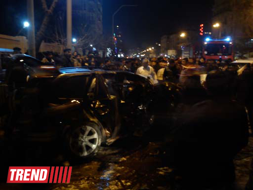 В Баку столкнулись три автомобиля, есть погибший