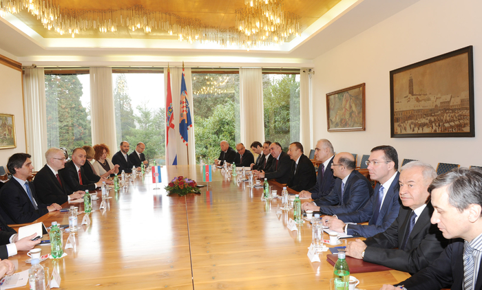 Presidents of Azerbaijan and Croatia hold expanded meeting (PHOTO)