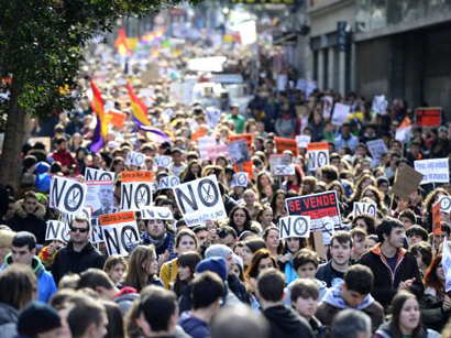 1,000s of students demonstrate in Madrid against education cuts