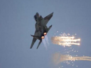 Syrian warplanes bomb areas in eastern Lebanon