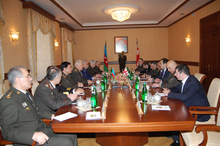 Azerbaijan, Georgia sign bilateral defense cooperation plan (PHOTO)