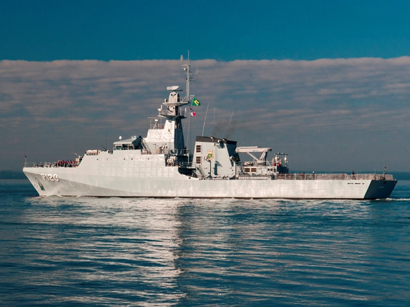 Iran navy repels pirate attack on merchant ship