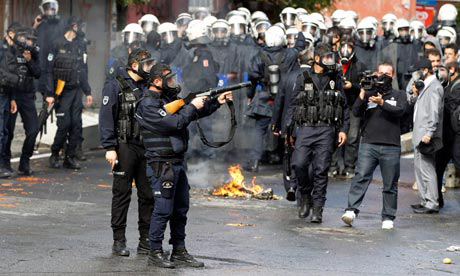 Türkiyə polisi Hatay vilayətində nümayişçiləri dağıdıb