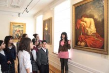 В рамках образовательного проекта школьники Баку посетили Национальный музей искусств Азербайджана