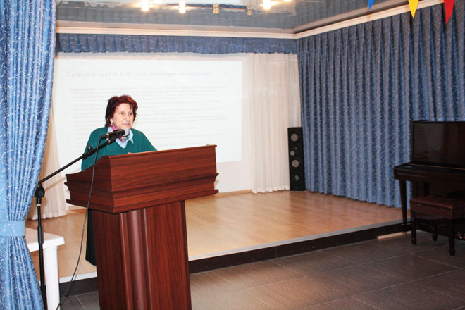В Баку прошел семинар для учителей-русистов общеобразовательных школ (фото)
