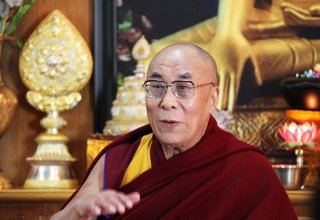 Образование должно быть свободно от религиозных догм - Далай-лама