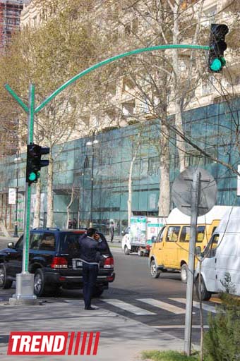 В центре Баку установлены светофоры нового типа (ФОТО)
