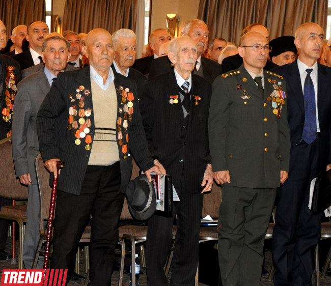 Azərbaycan veteranları İlham Əliyevin prezidentliyə namizədliyini dəstəklədilər (FOTO)