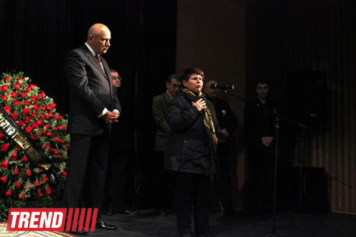 Народного артиста Азербайджана и России Нодара Шашигоглу аплодисментами проводили в последний путь (фото)
