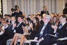 Президент Азербайджана и его супруга приняли участие в I Всемирном форуме выпускников МГИМО (ФОТО)