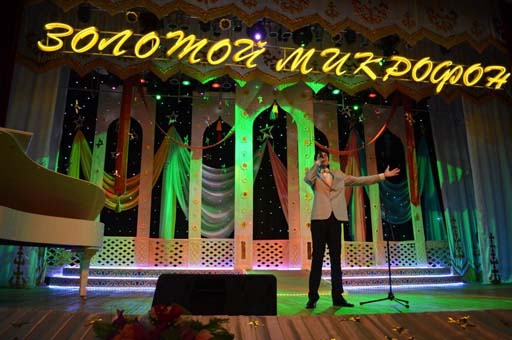 Эмин Эминзаде стал победителем международного конкурса "Золотой микрофон" в Казахстане (фото)