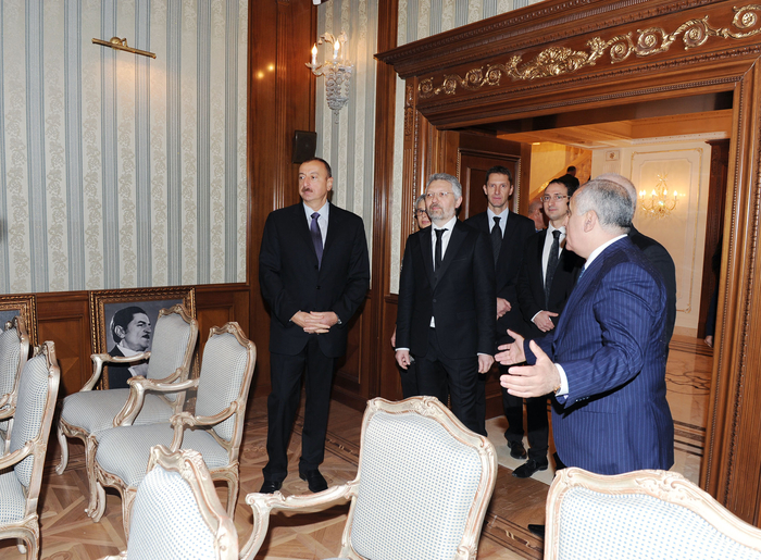 İlham Əliyev Azərbaycan Dövlət Musiqili Teatrının əsaslı bərpa işlərindən sonra açılış mərasimində iştirak edib  (FOTO)