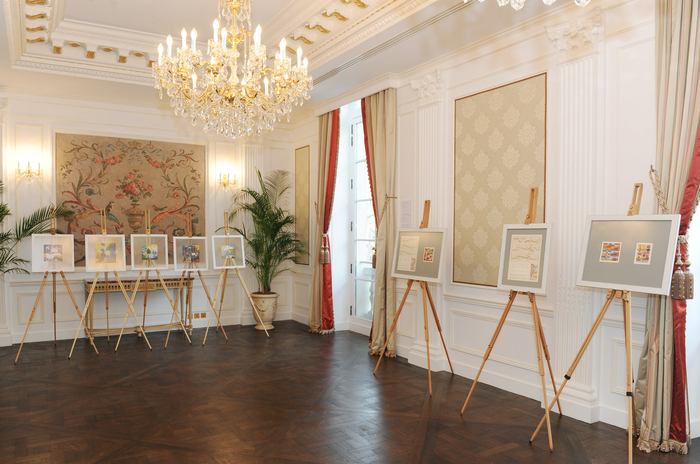 Первая леди Азербайджана ознакомилась с открывшейся в Париже выставкой современного азербайджанского искусства (ФОТО)