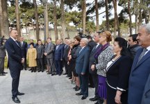 Azerbaijani President opens newly-redeveloped park in Bilajari settlement (PHOTO)