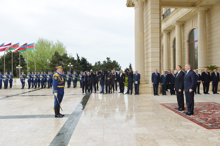 Latvian President officially welcomed in Azerbaijan (PHOTO)