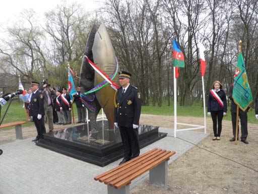 В городе Гнезно открылся памятник азербайджано-польской дружбы (фото)