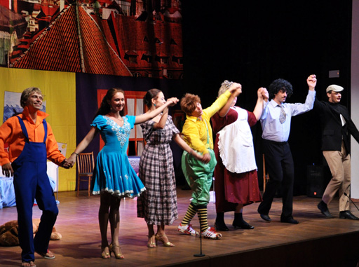 Московский театр впервые представит в Баку музыкальный спектакль  "Малыш и Карлсон" (фото)