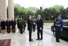 Latvian President officially welcomed in Azerbaijan (PHOTO)