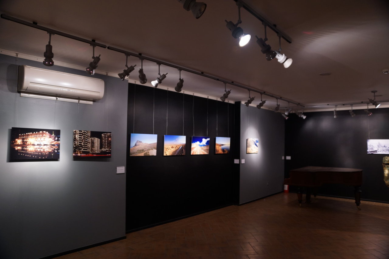 В Баку проходит выставка "Азербайджан глазами латышских фотографов" (фото)